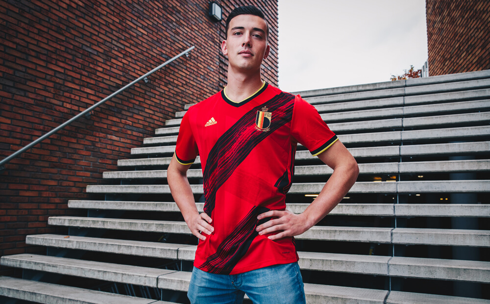 schommel drempel Oneerlijkheid Worden de Rode Duivels in dit nieuwe shirt Europees Kampioen? -  Voetbalshop.be