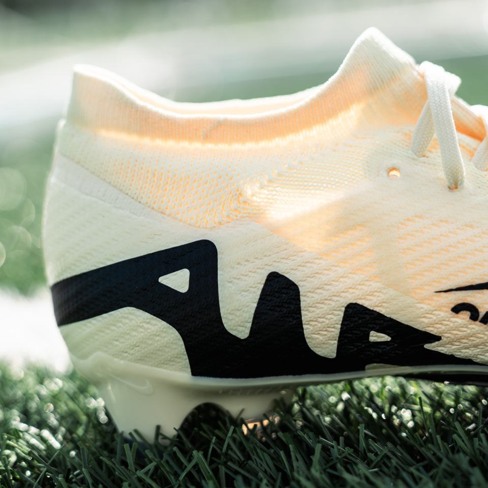 20240503-slider-blokje-Dure-en_Goedkope-Voetbalschoenen-NIKE-PRO-3.jpg