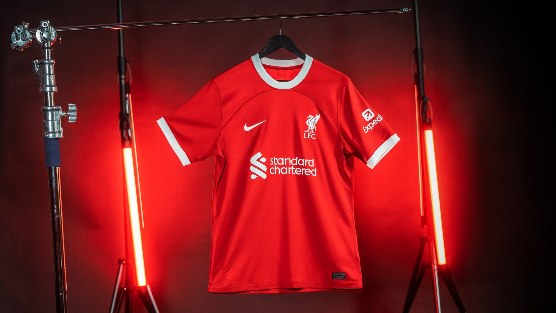 The Reds treden komend seizoen aan in dit Nike Liverpool Thuisshirt 2023-2024