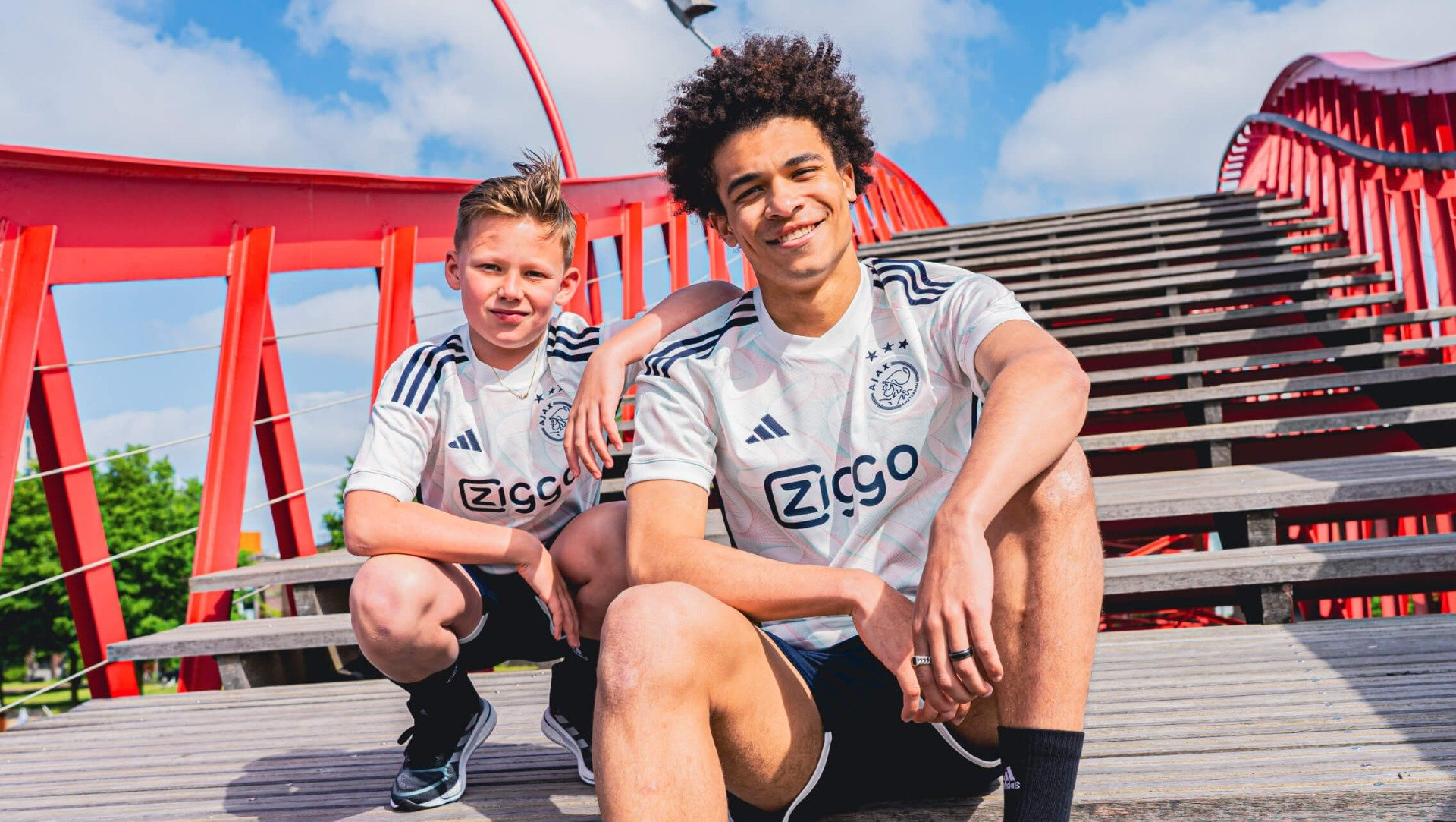 Se sentir chez soi lors des matchs à l'extérieur, le nouveau maillot extérieur Ajax 2023-2024