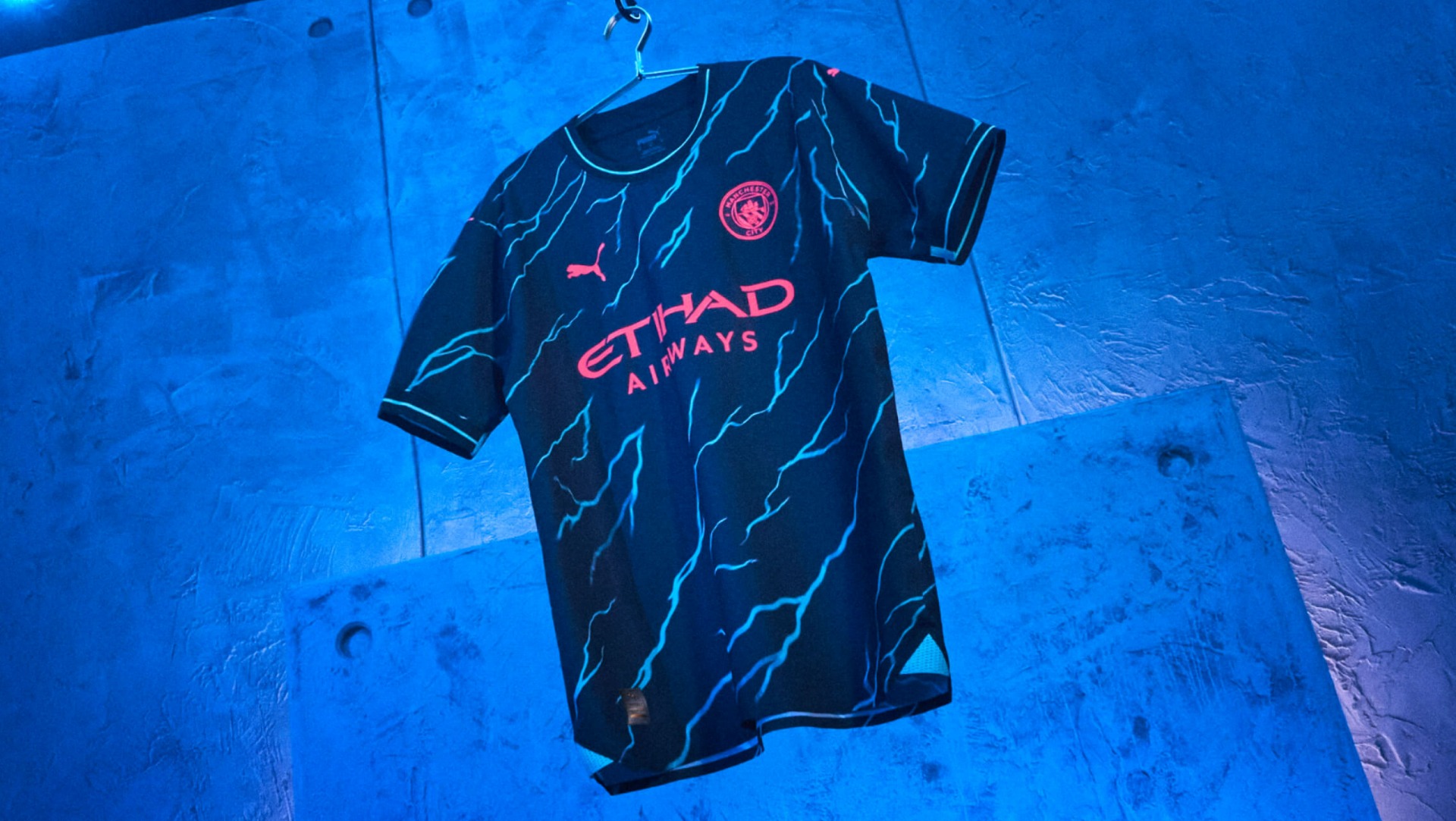 Un look ultra énergétique pour le 3e maillot PUMA Manchester City 2023-2024