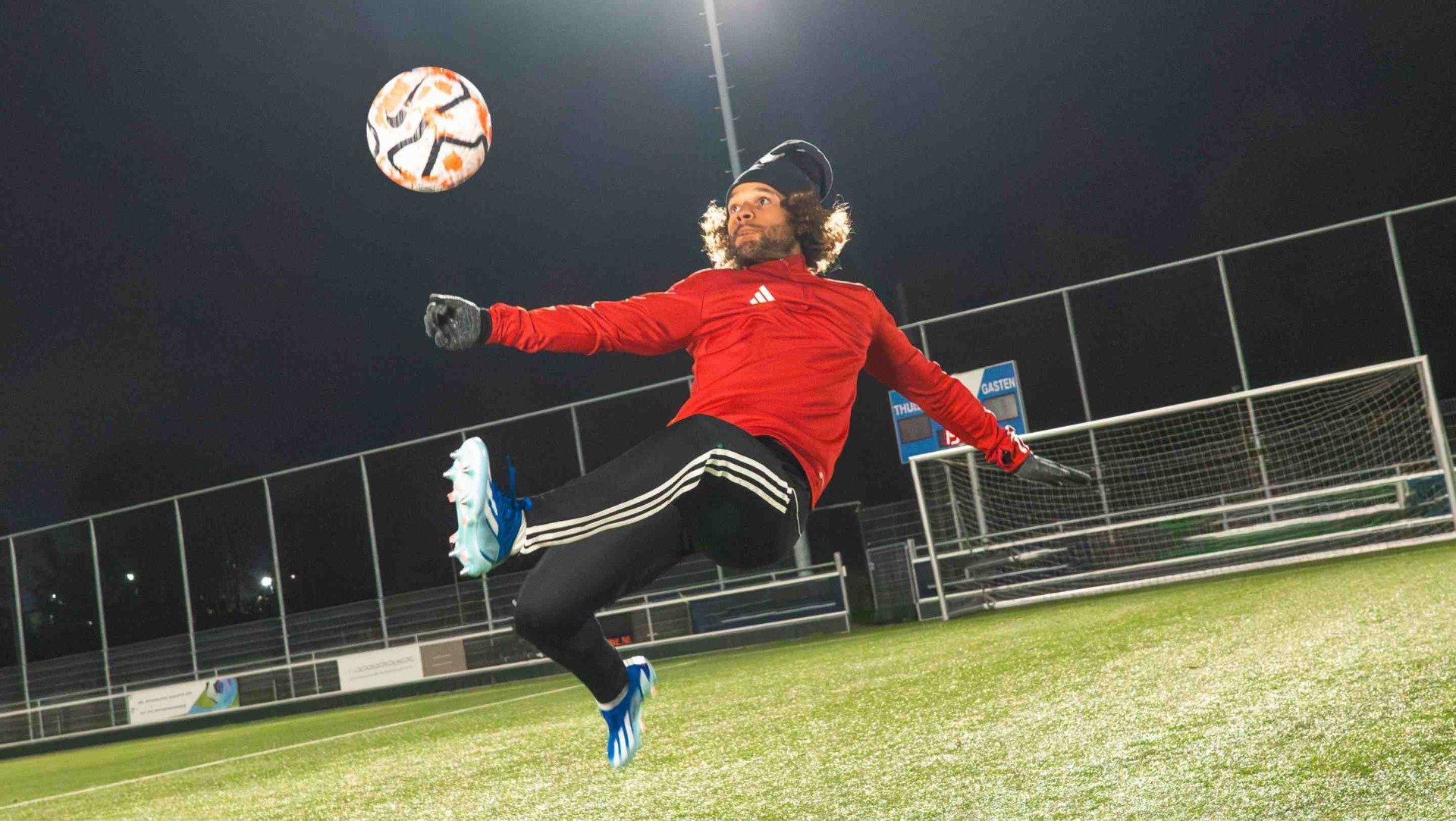 Winterproof op het voetbalveld, dit zijn de must have artikelen voor koude dagen