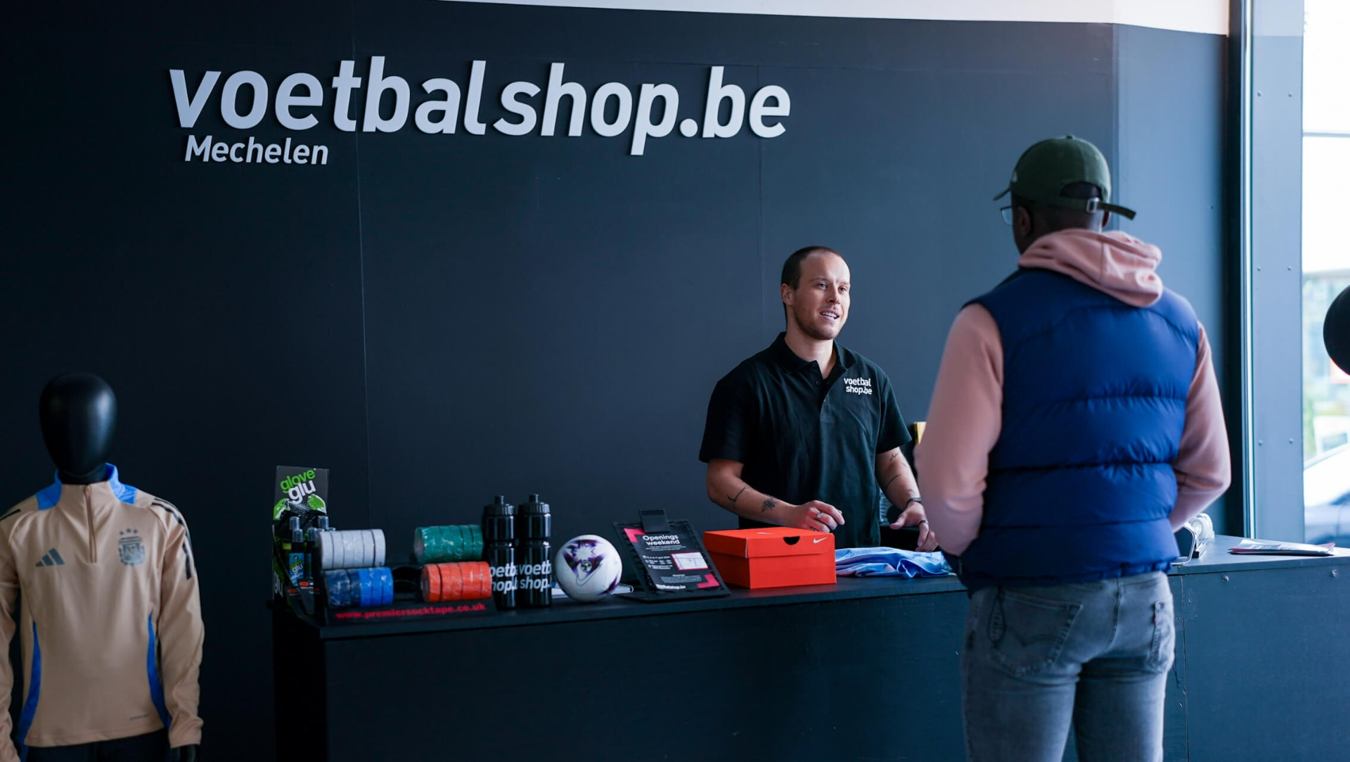 Voetbalshop.be opent nieuwe winkel in Mechelen