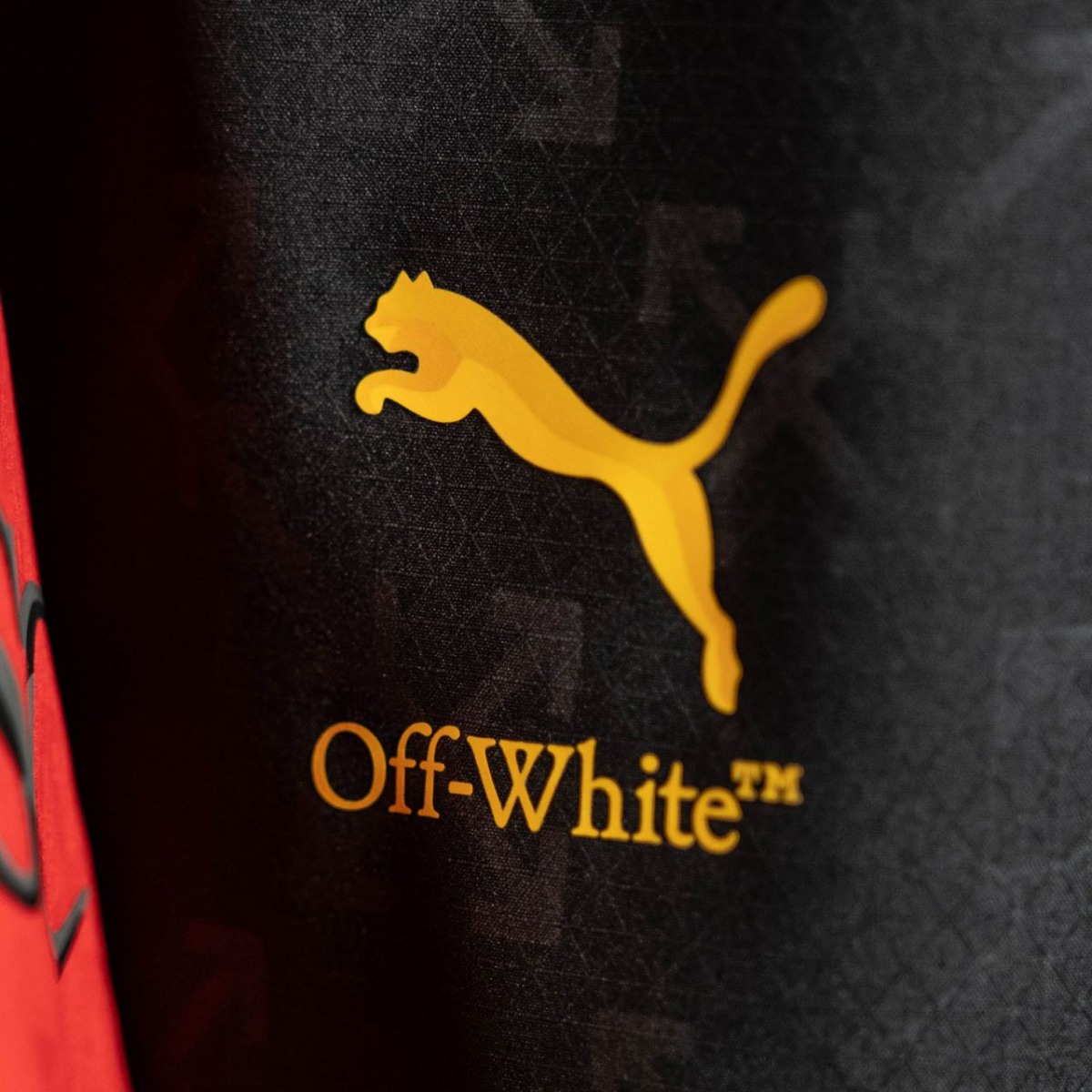 20250213-slider-blokje-PUMA-ACMilan-OffWhite-4.jpg
