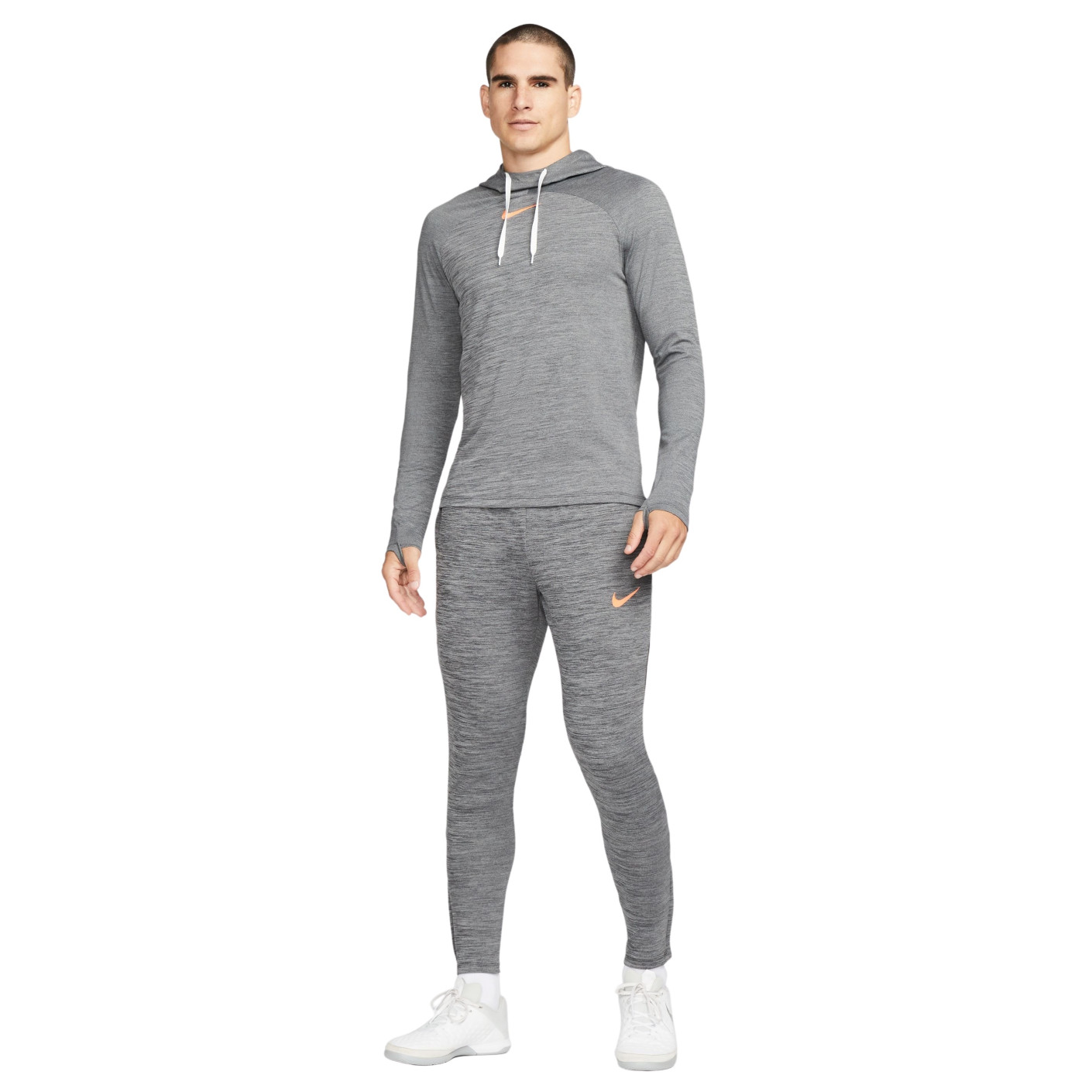 Survetement nike gris discount orange
