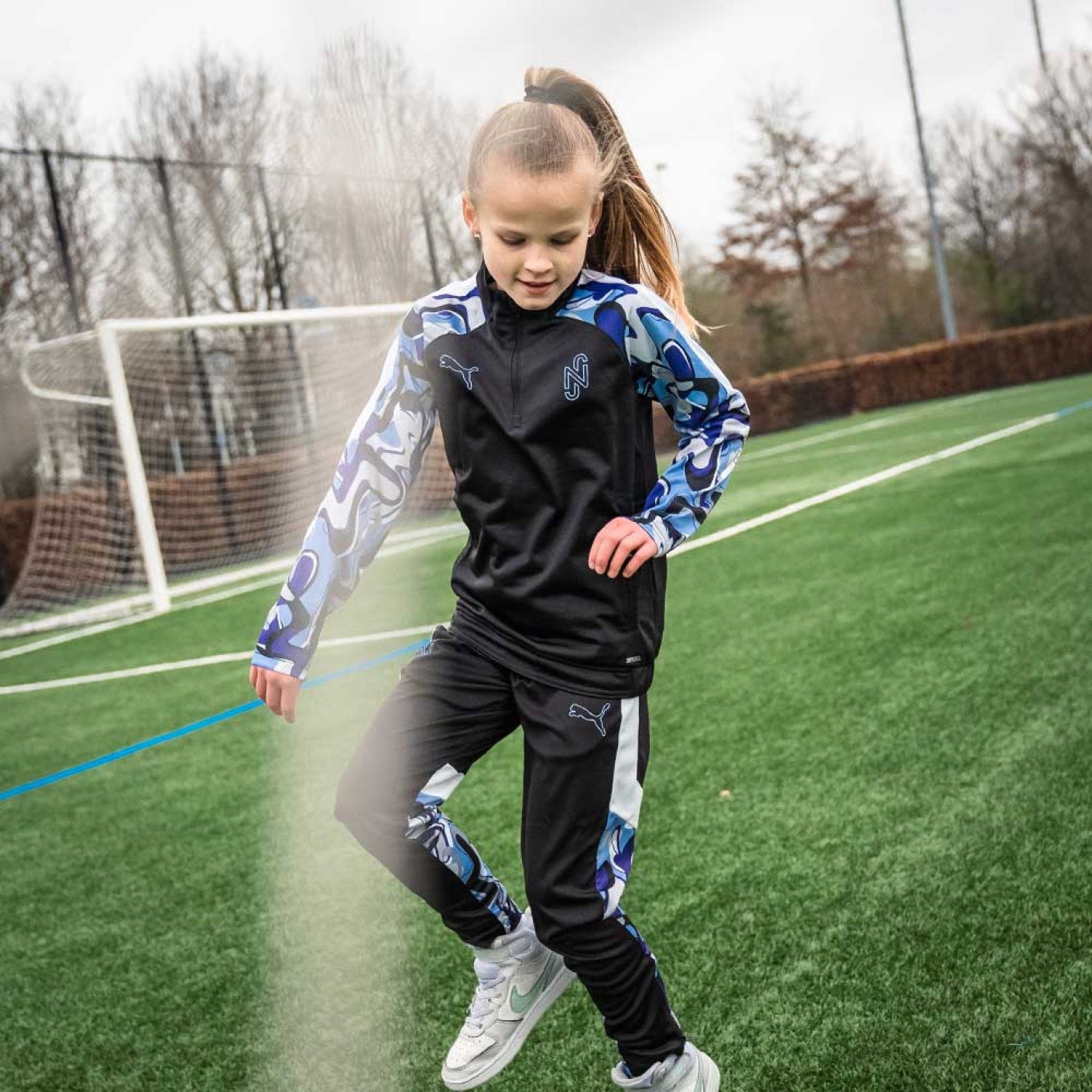 PUMA Neymar Jr Creativity Survetement Enfants Noir Multicolore Voetbalshop.be
