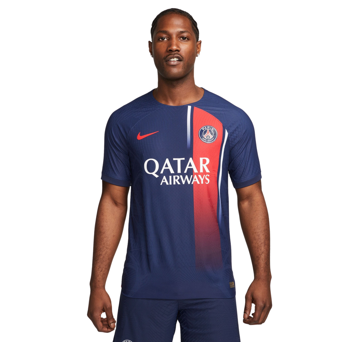 Le PSG dévoile son nouveau maillot domicile 2023-2024 conçu par Nike et met  en scène Mbappé, Messi, Neymar JR 