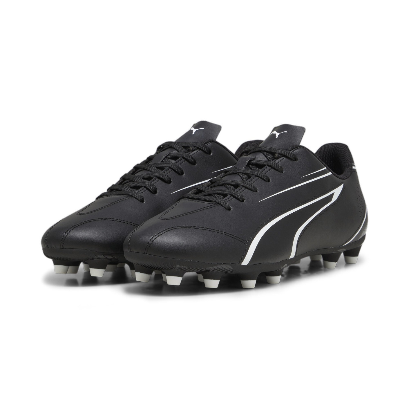 Chaussures de football PUMA Vitoria en gazon et gazon artificiel (MG), noir et blanc