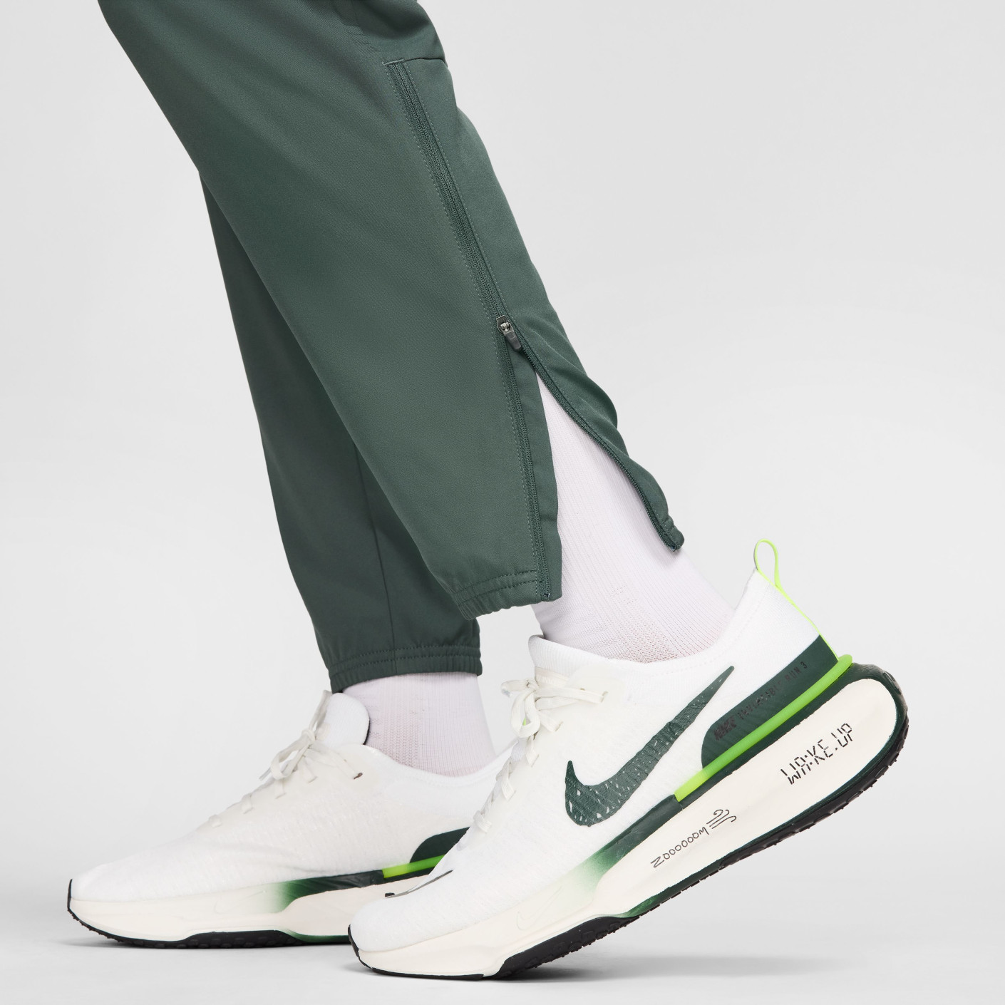 Nike Miler Repel Trainingspak Full-Zip Lichtgroen Groen Zwart Zilver -  Voetbalshop.be