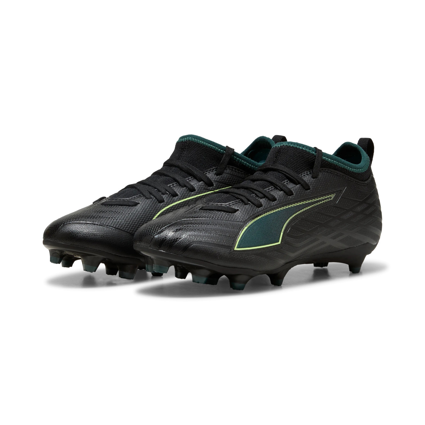 PUMA Ultra 6 Match Gazon Naturel Artificiel Chaussures de Foot (MG) Enfants Noir Vert Foncé Vert Vif