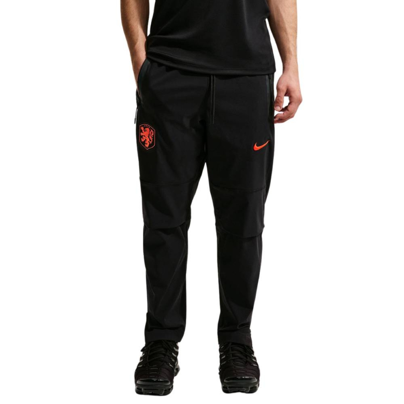 Nike Nederland Tech Woven Trainingsbroek 2026-2028 Zwart Oranje