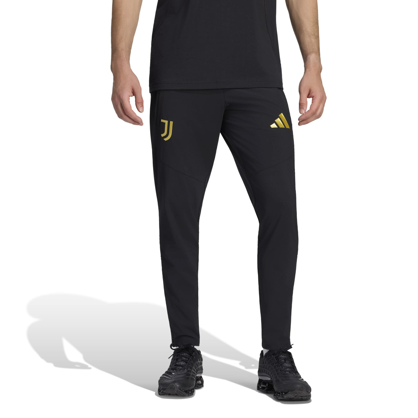 Pantalon d'entraînement adidas Juventus Tiro Travel 2026-2027 noir doré