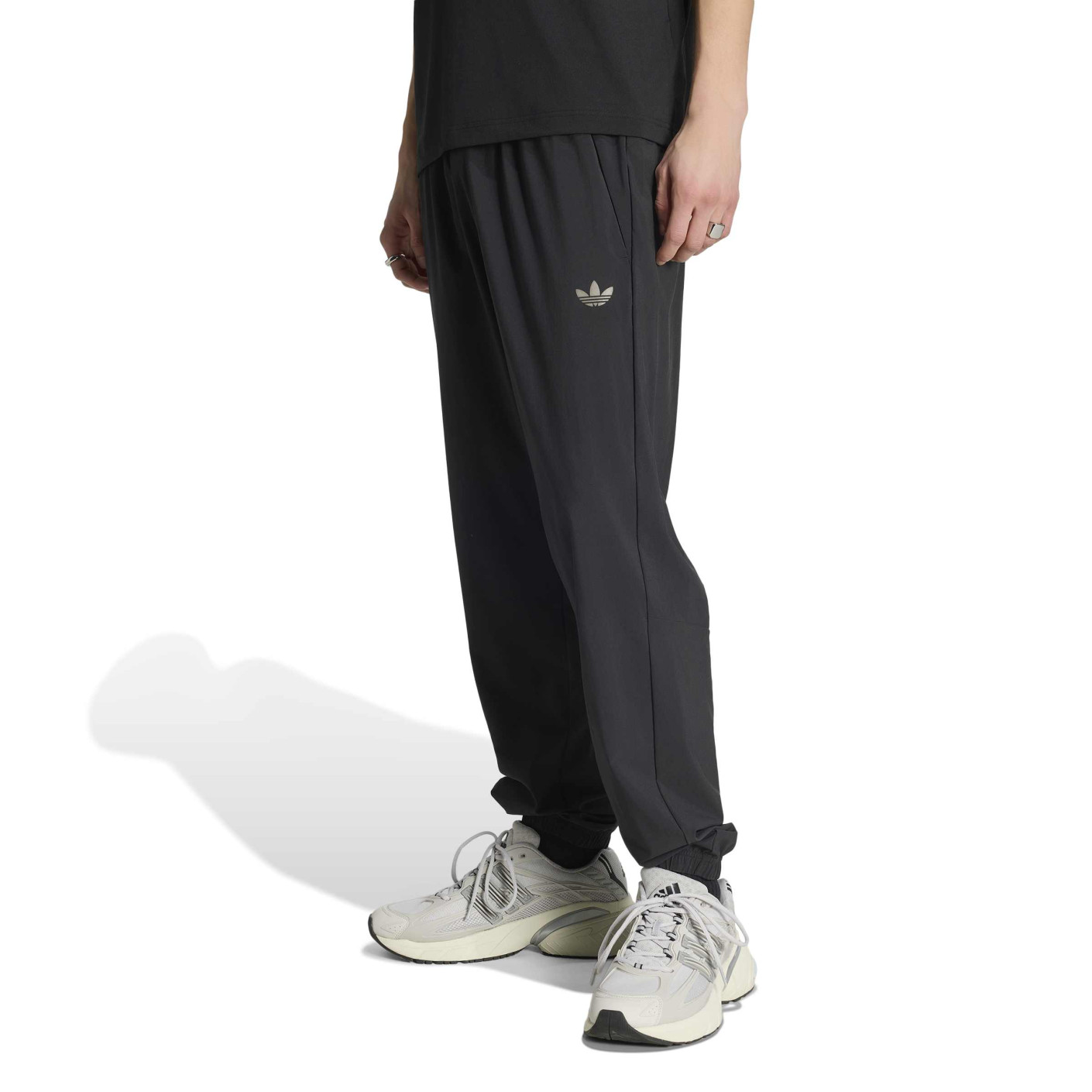 adidas Tech Trefoil Essential Woven Trainingsbroek Zwart Zilver