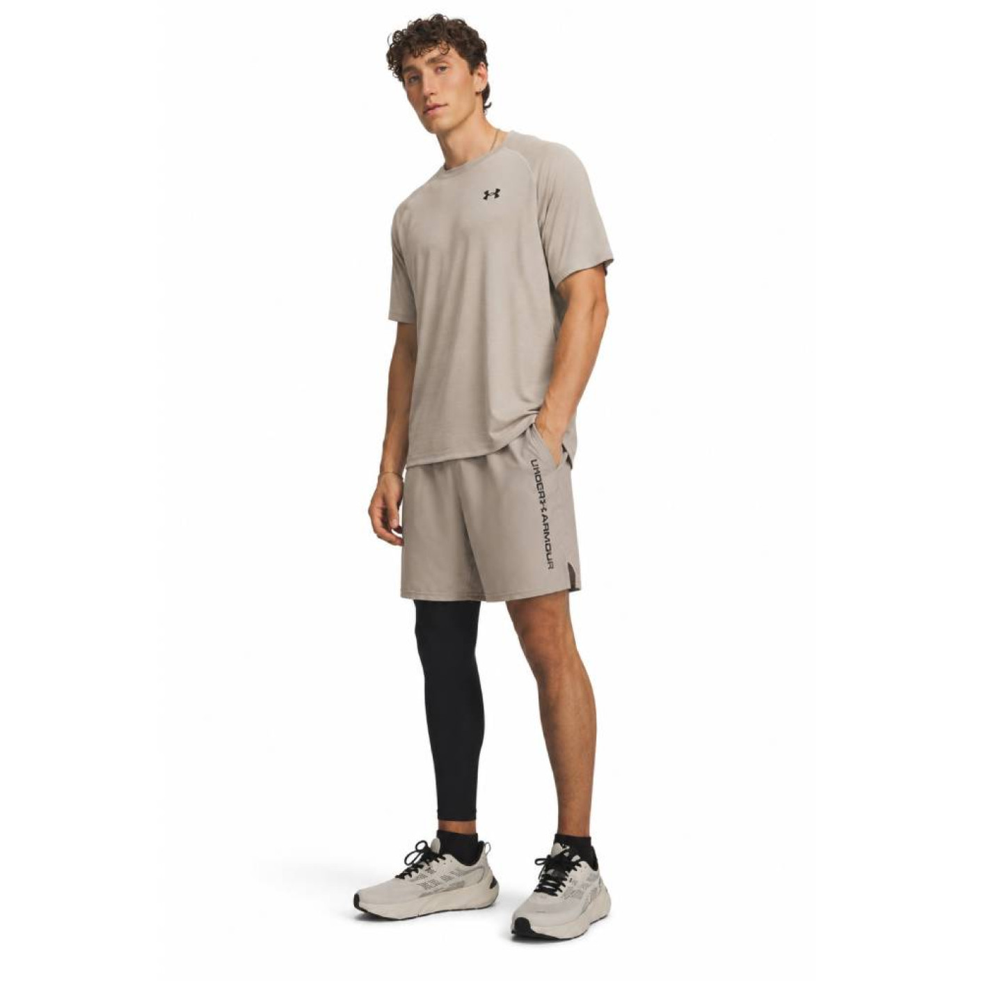 Under Armour Tech Textured Woven Trainingsset Lichtgrijs Beige Zwart