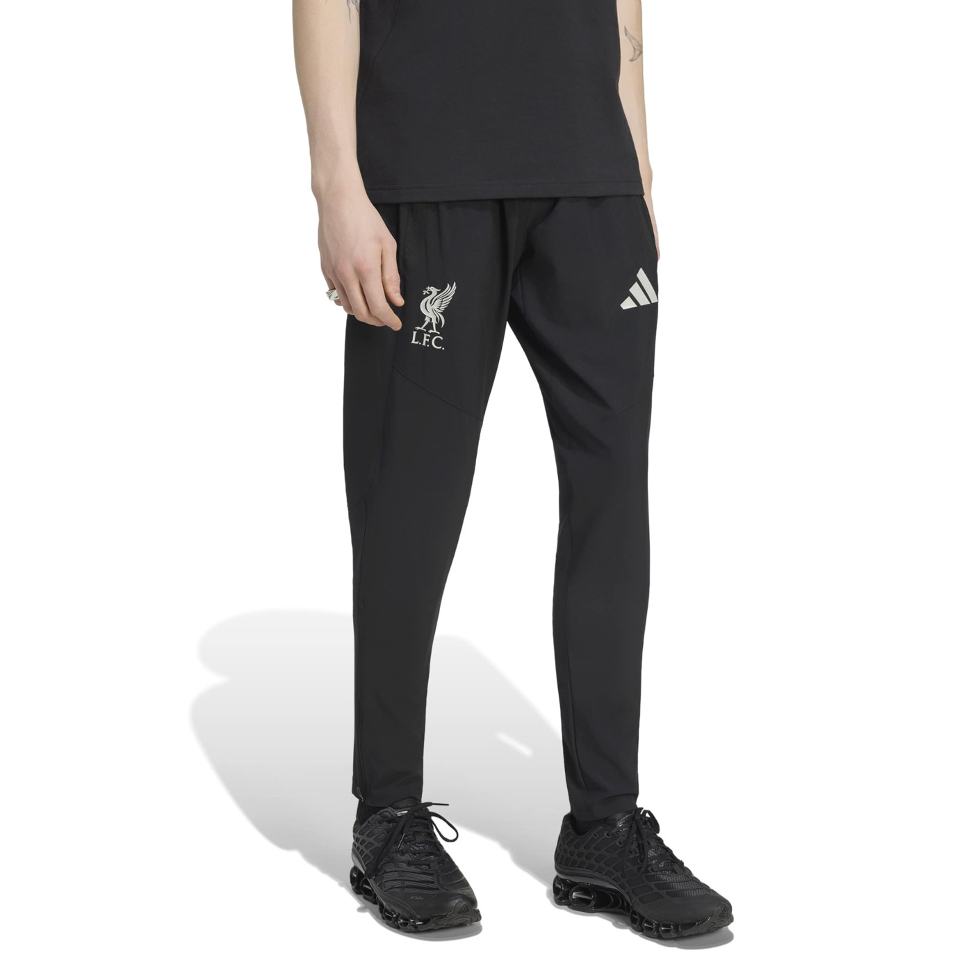 Pantalon d'entraînement adidas Liverpool Tiro Travel 2026-2027 noir et blanc
