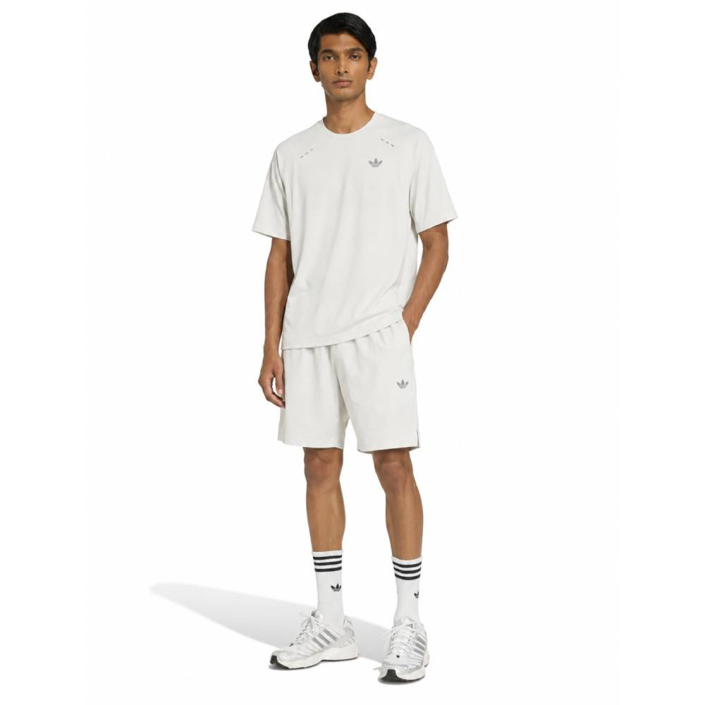 adidas Tech Essential Woven Zomerset Lichtgrijs Zilver