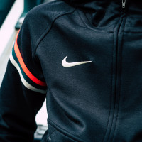 Nike Liverpool Travel Fleece Survêtement 2021-2022 Enfants Noir Rouge