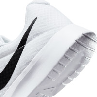 Nike Tanjun Baskets Blanc Noir