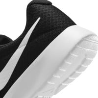 Nike Tanjun Baskets Noir Blanc Noir