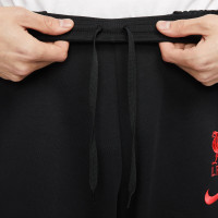 Nike Liverpool GFA Fleece Trainingsbroek 2022-2023 Zwart Rood