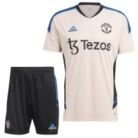 adidas Manchester United Trainingsset 2022-2023 Lichtroze Zwart Blauw