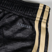 Short de football adidas noir et doré