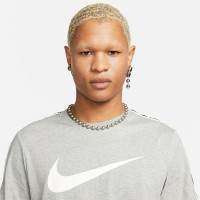 Nike Sportswear Repeat T-Shirt Grijs Wit Zwart