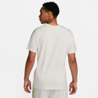 Nike Sportswear Repeat T-Shirt Wit Zwart Geel