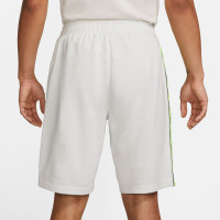 Nike Sportswear Repeat Short Blanc Noir Jaune Vif