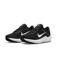 Nike Winflo 10 Chaussures de Running Noir Blanc