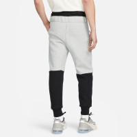 Nike Tech Fleece Sportswear Pantalon de Jogging Gris Clair Noir Blanc