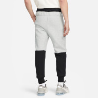 Nike Tech Fleece Sportswear Joggingbroek Lichtgrijs Zwart Wit