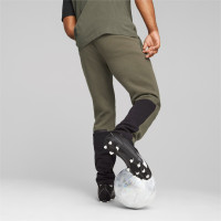 PUMA TeamCup Casual Trainingsbroek Olijfgroen Zwart