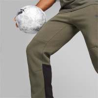 PUMA TeamCup Casual Trainingsbroek Olijfgroen Zwart