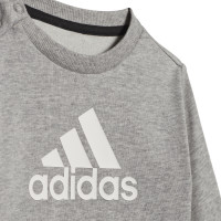 Survêtement Adidas Badge of Sport pour Bébé et tout-petit, gris et blanc