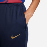 Nike FC Barcelone Strike Pantalon d'Entraînement 2023-2024 Femmes Bleu Foncé Doré Bordeaux