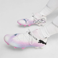 PUMA Future 7 Ultimate Gazon Naturel Gazon Artificiel Chaussures de Foot (MG) Femmes Blanc Rose Noir