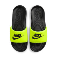 Claquettes Nike Victori One noires jaune vif