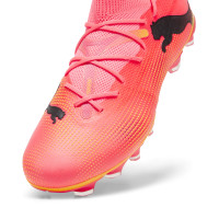 PUMA Future 7 Match Gazon Naturel Gazon Artificiel Chaussures de Foot (MG) Rose Noir Orange