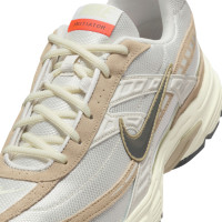 Nike Initiator Baskets Blanc Marron Beige