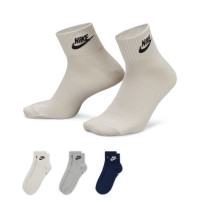 Lot de 3 chaussettes de sport Nike Everyday Essential de taille moyenne, beige, gris, bleu foncé
