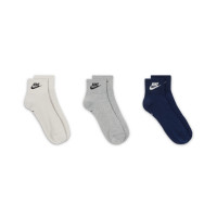 Lot de 3 chaussettes de sport Nike Everyday Essential de taille moyenne, beige, gris, bleu foncé