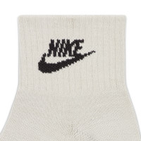 Lot de 3 chaussettes de sport Nike Everyday Essential de taille moyenne, beige, gris, bleu foncé