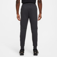 Nike Liverpool Tech Fleece Joggingbroek 2024-2025 Donkergrijs Geel