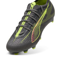 PUMA Ultra 5 Pro Gazon Naturel Chaussures de Foot (FG) Enfants Gris Foncé Jaune Rose