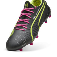 PUMA King Ultimate X KidSuper Gazon Naturel Artificiel Chaussures de Foot (MG) Gris Foncé Jaune Rose