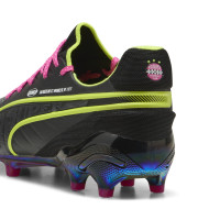 PUMA King Ultimate X KidSuper Gazon Naturel Artificiel Chaussures de Foot (MG) Gris Foncé Jaune Rose
