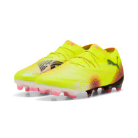 PUMA Future 8 Ultimate Low Gras Voetbalschoenen (FG) Geel Zwart Roze