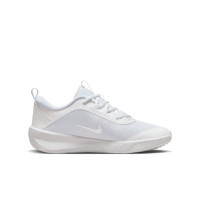 Nike Omni Multi-Court Baskets Blanc Argenté