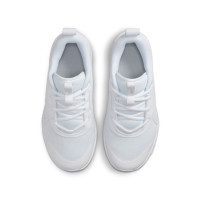 Nike Omni Multi-Court Baskets Blanc Argenté